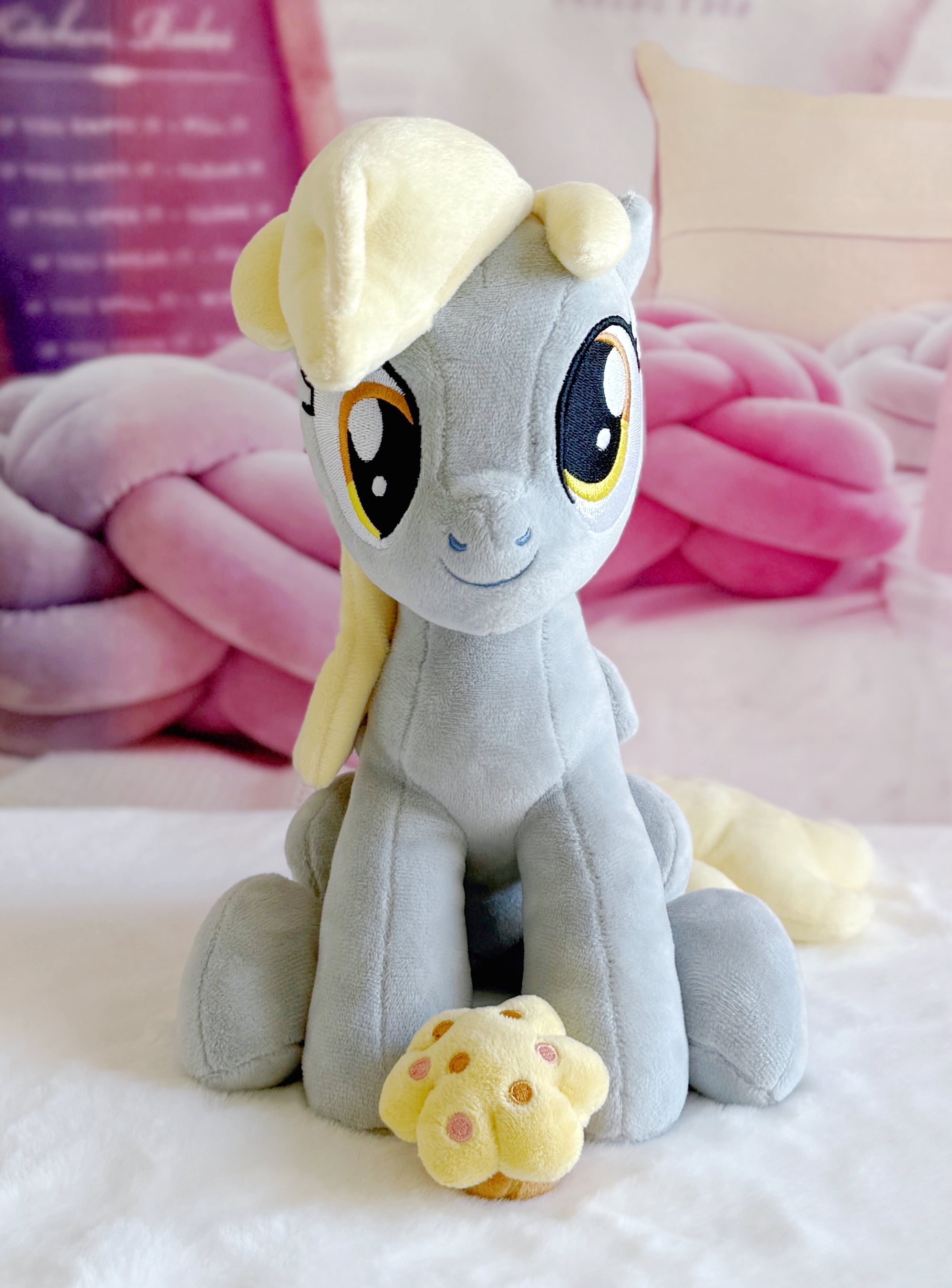 My Little Pony Sitting Derpy Hooves